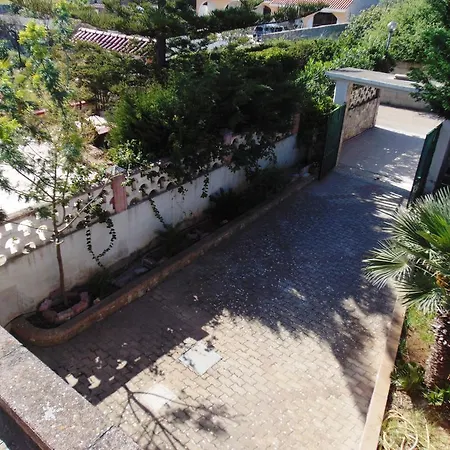 Presso Baia Verde Holiday home *